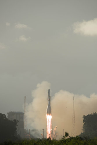 Sentinel-1B lifts off