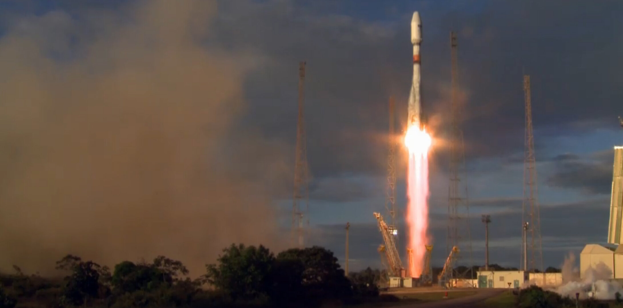 Sentinel-1B lifts off