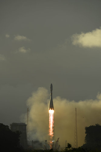 Sentinel-1B lifts off