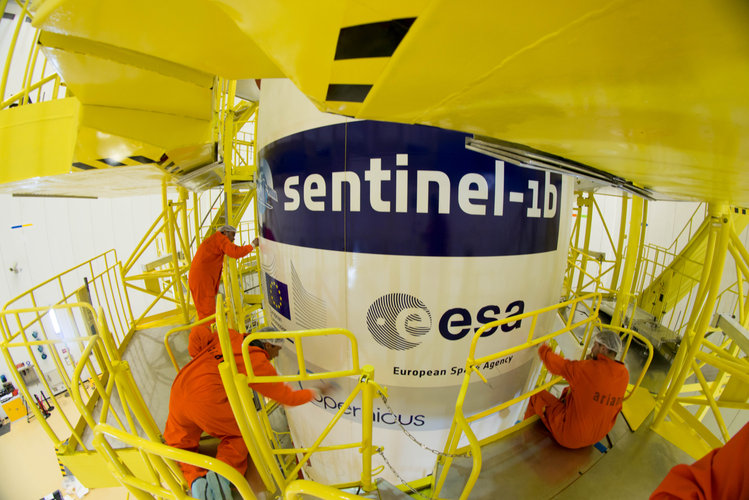 Sentinel-1B logo applied to the Soyuz fairing