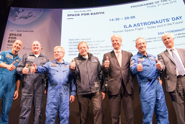 Jan Wörner with ESA astronauts