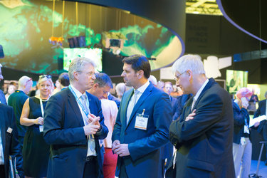 Minister Olef Lies visits with Jan Woerner and Thomas Reiter 