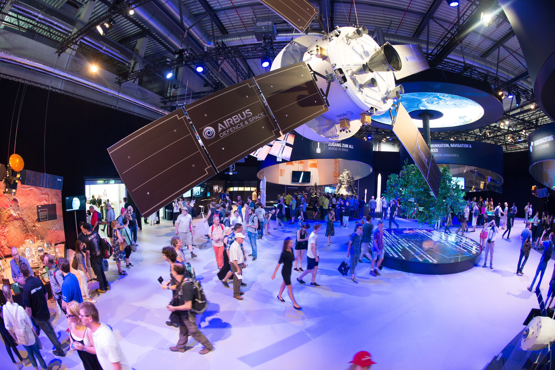 Public day at the ‘Space for Earth’ pavilion