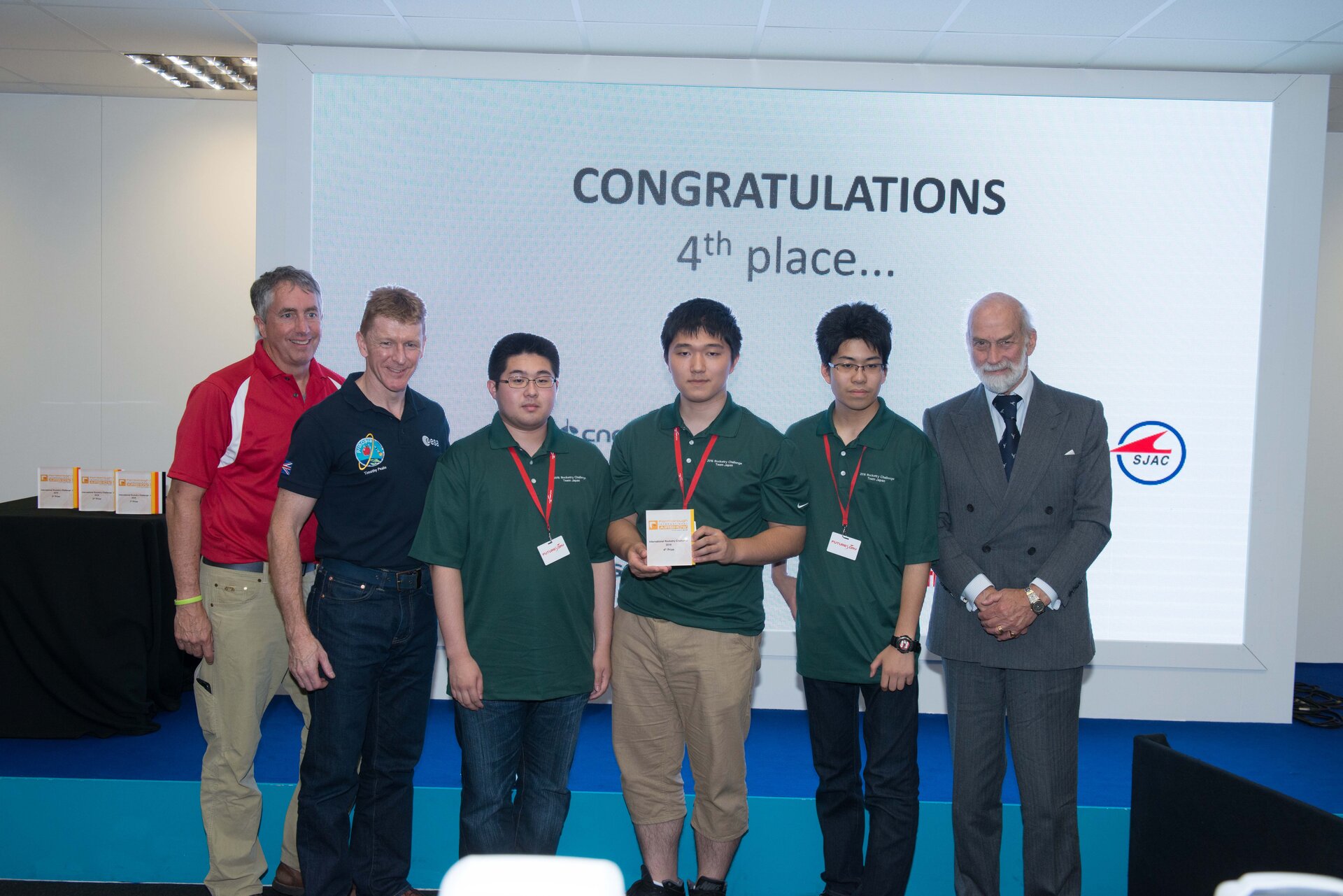 Tim Peake with 4th place winners of  International Rocketry Competition