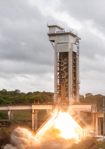 ARTA-6 test firing of an Ariane 5 solid-propellant booster