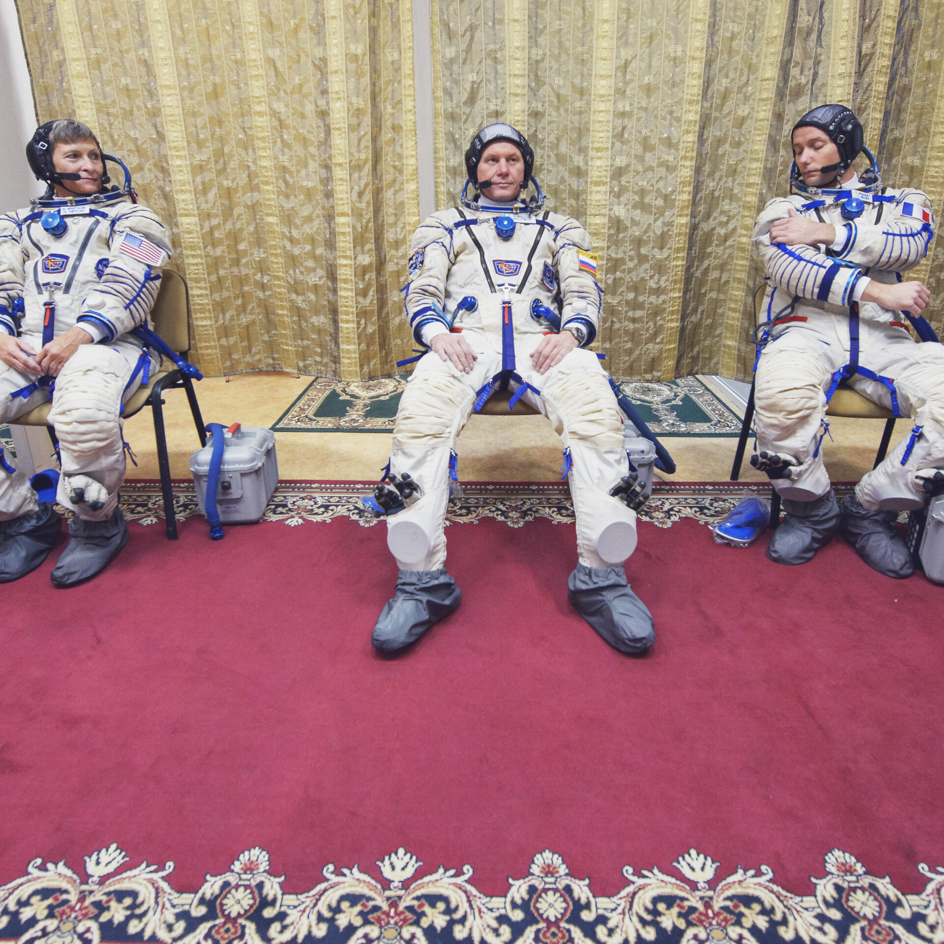 Peggy Whitson, Oleg Novitsky and Thomas Pesquet await their final Soyuz exam