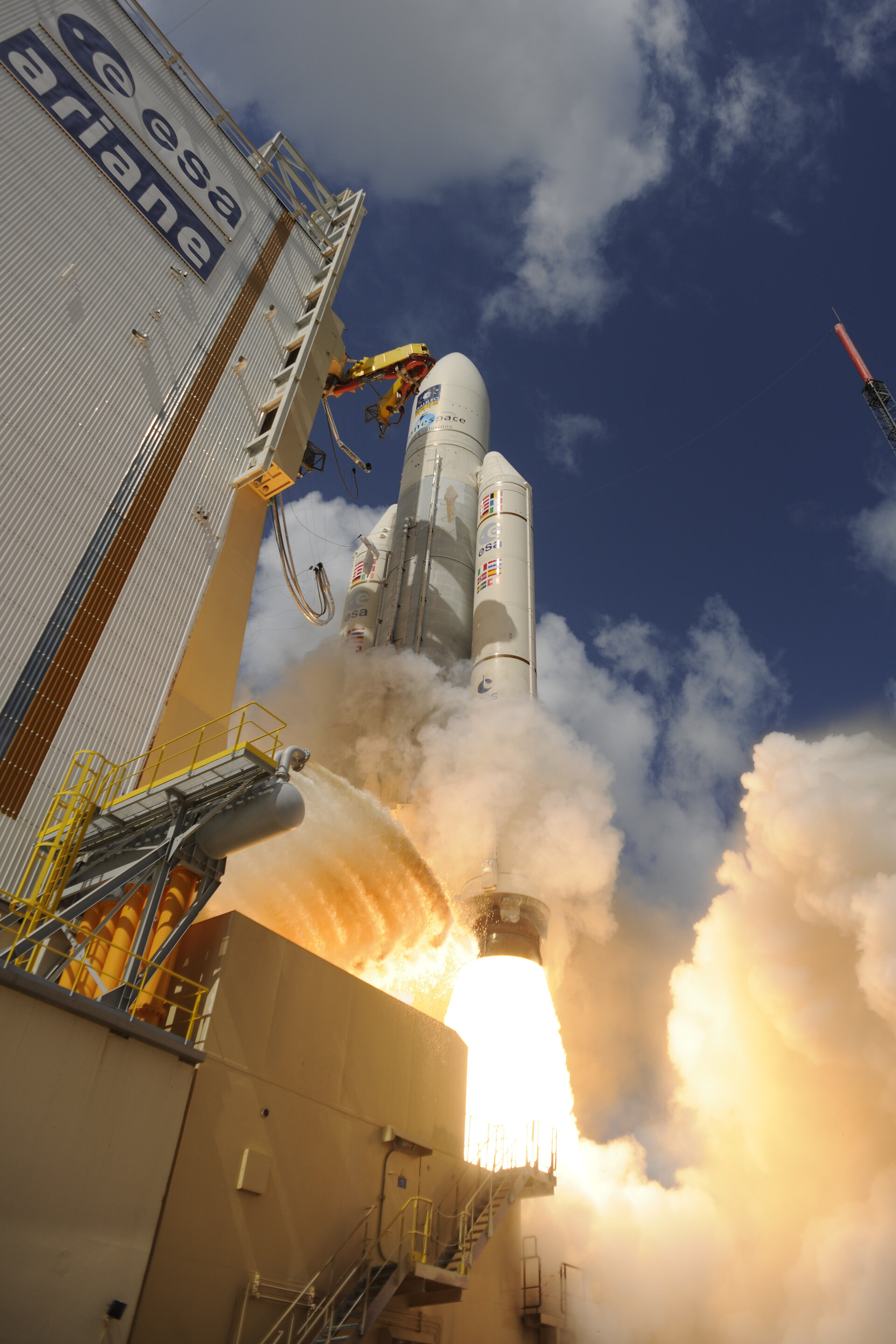 Ariane 5 liftoff on flight VA233