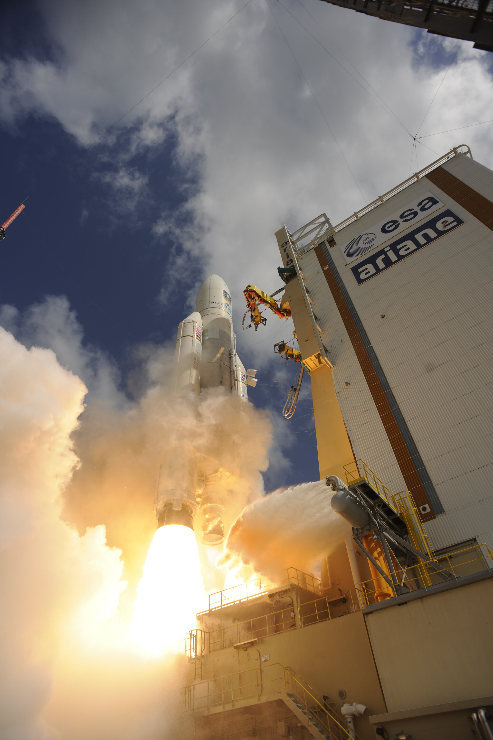 Ariane 5 liftoff on flight VA233