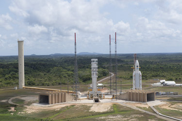 Transfer of Ariane 5 flight VA233 from the BAF to the launch pad