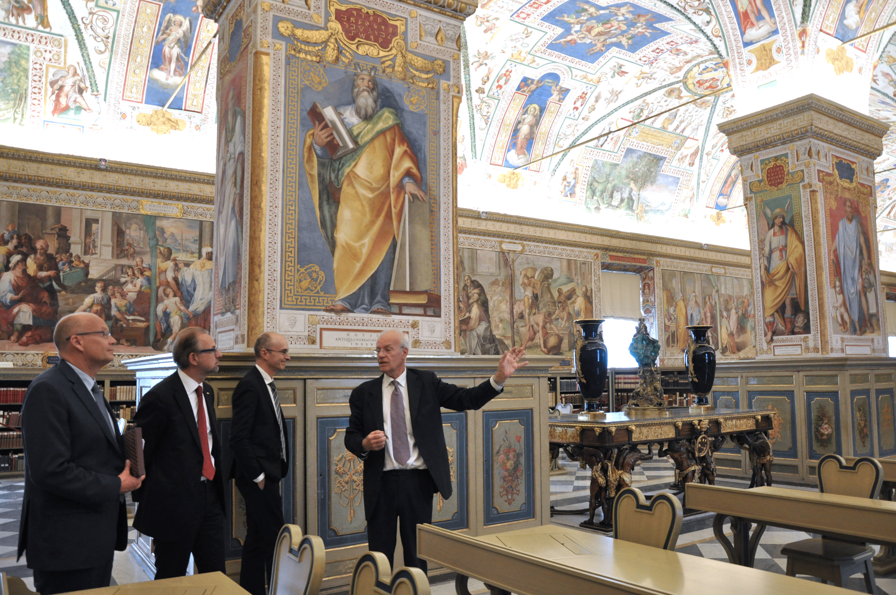 tour of vatican library