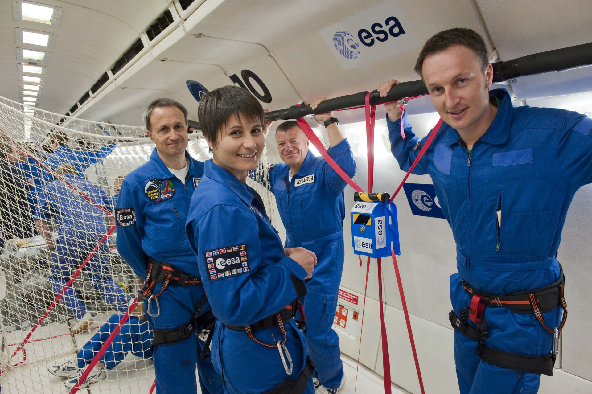 Samantha Cristoforetti and Matthias Maurer during a parabolic flight