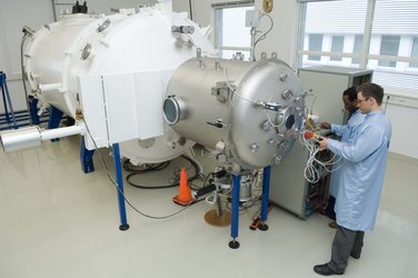 Vacuum chamber in Propulsion Lab