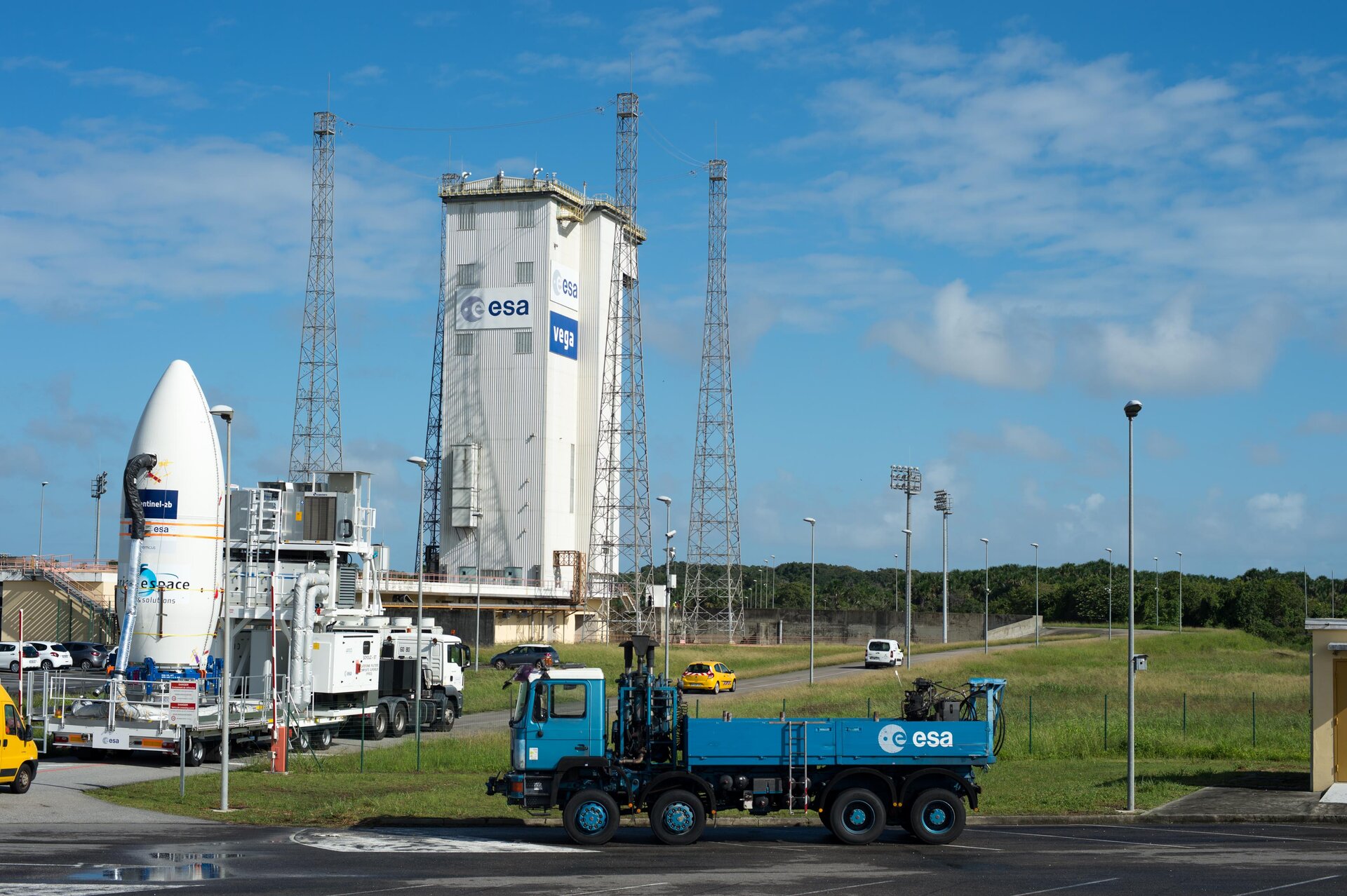 Vega VV09 upper composite transferred to launcher assembly area