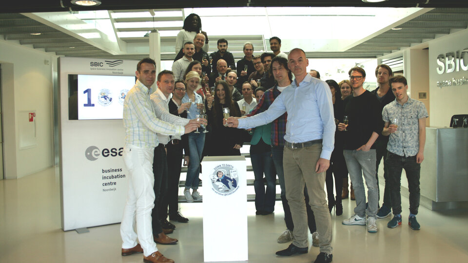 De honderdste start-up bij ESA BIC Noordwijk wordt gevierd