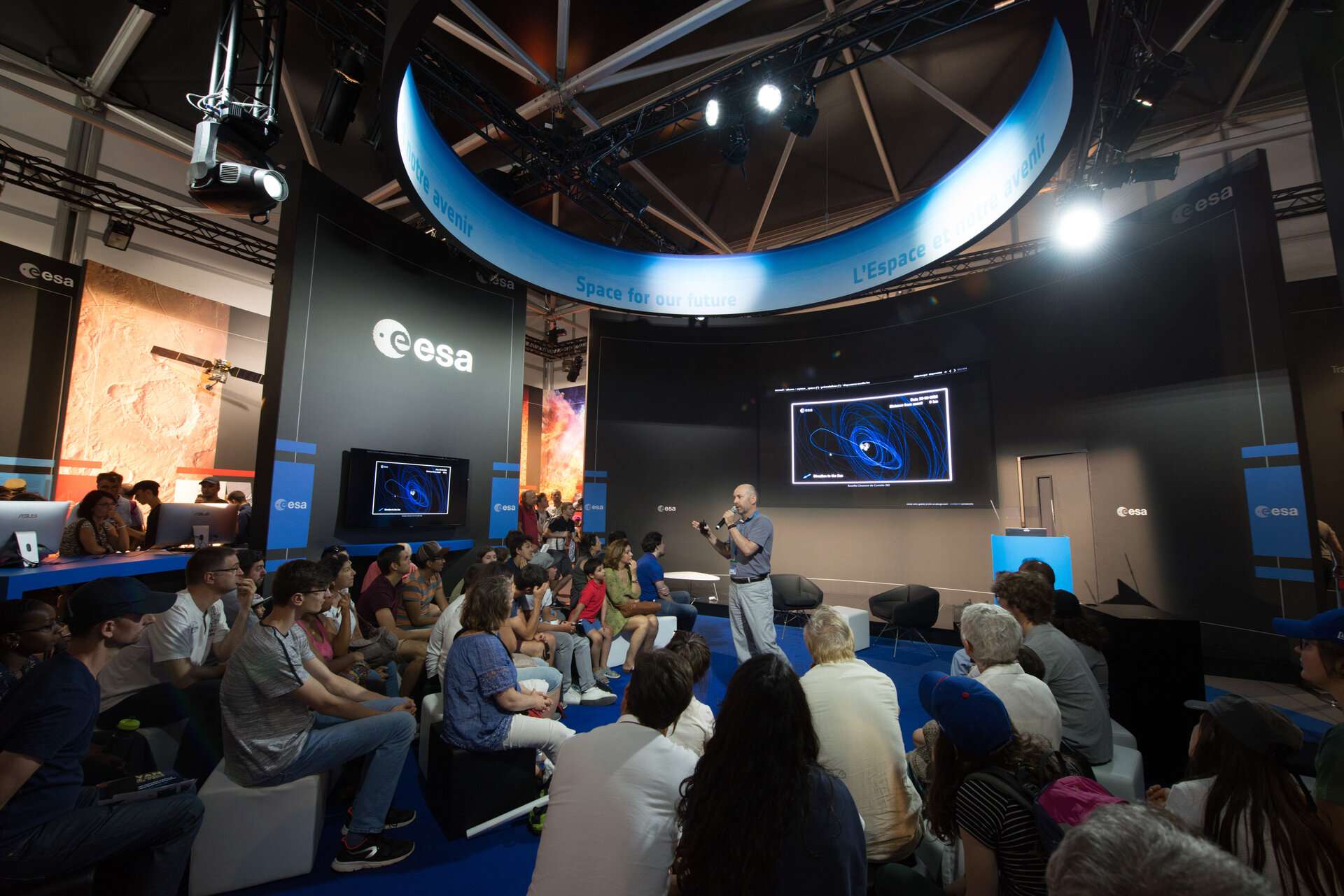 Rosetta presentation at the ESA Pavilion