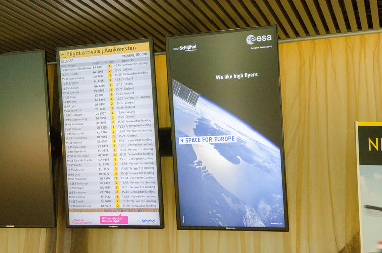 Space for Europe screen at Schiphol