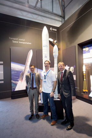 Stephan Israel with Thomas Pesquet and Jan Wörner at the ESA Pavilion