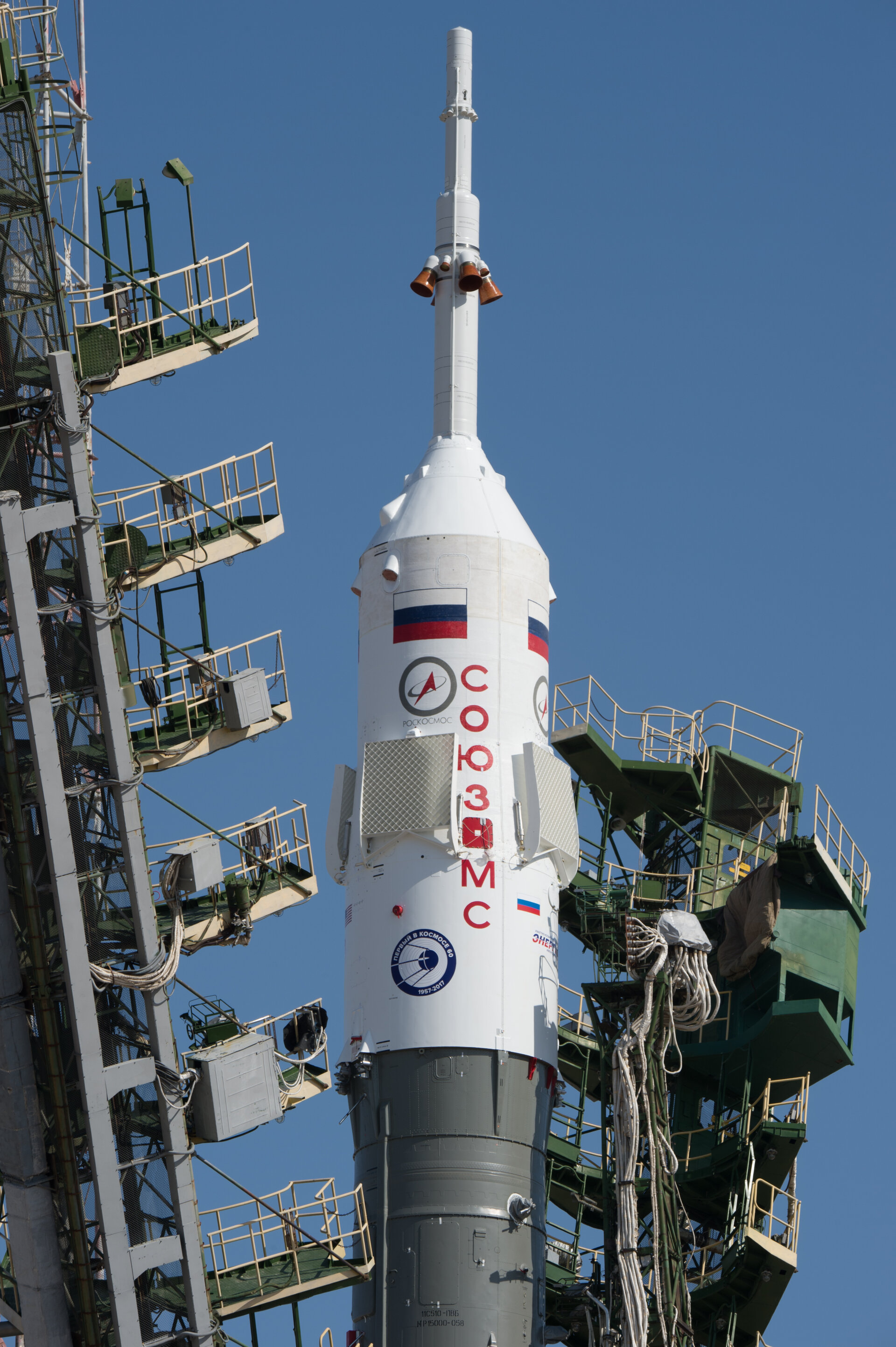 Soyuz MS-05 spacecraft moved into vertical position