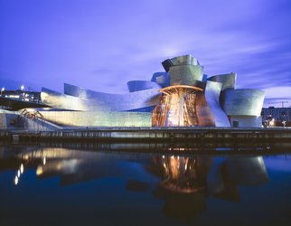 Museum Guggenheim Bilbao at night
