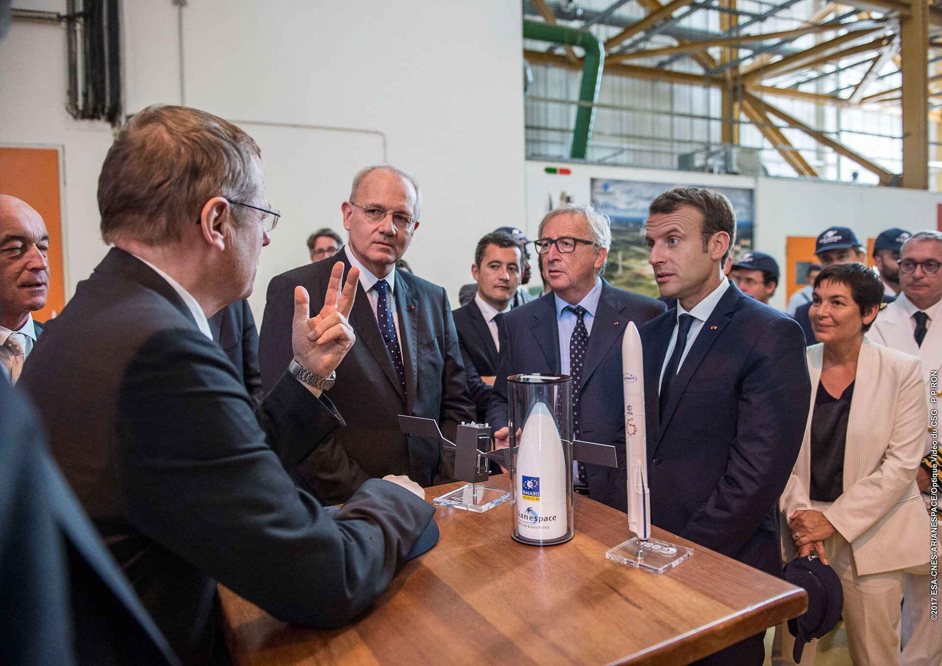 Macron and Juncker visit Europe's Spaceport