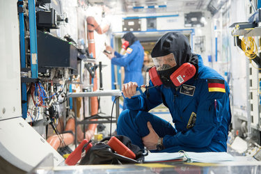 Expedition 56/57 crew members training