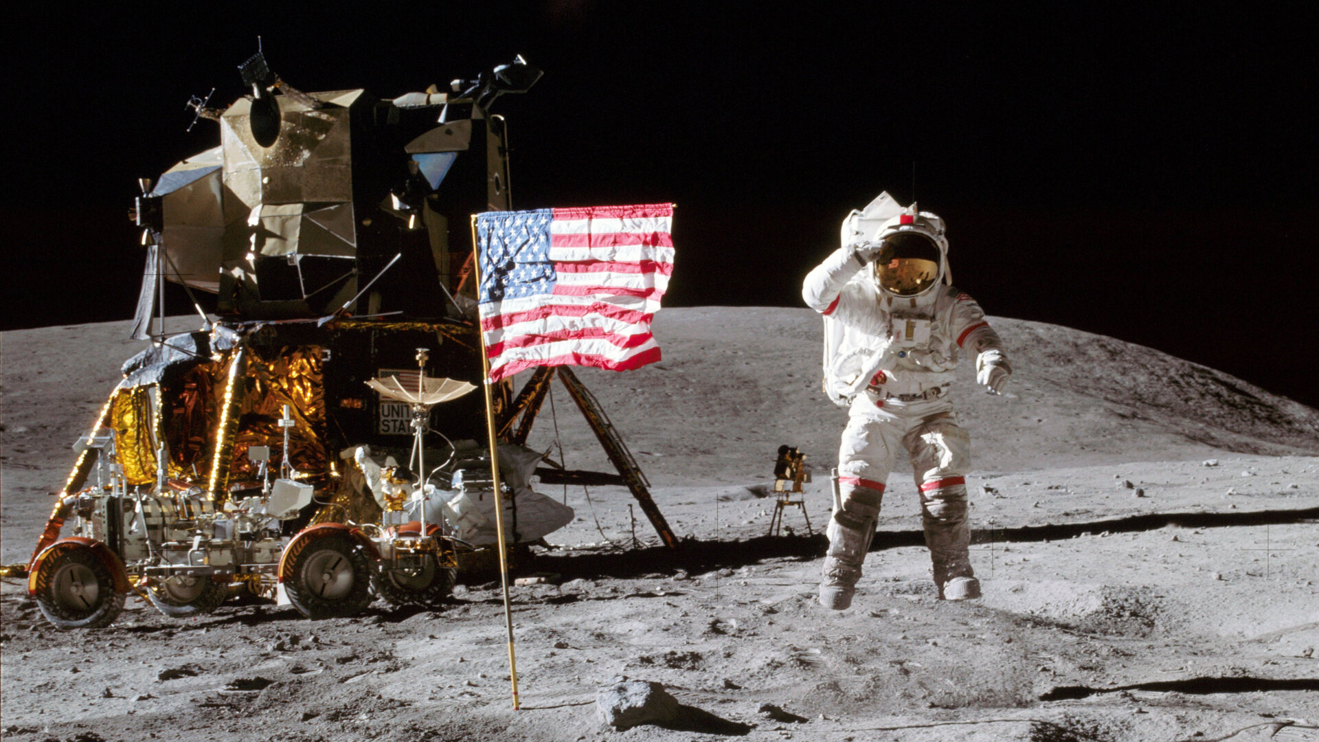 Apollo 16-Kommandant John Young auf dem Mond 