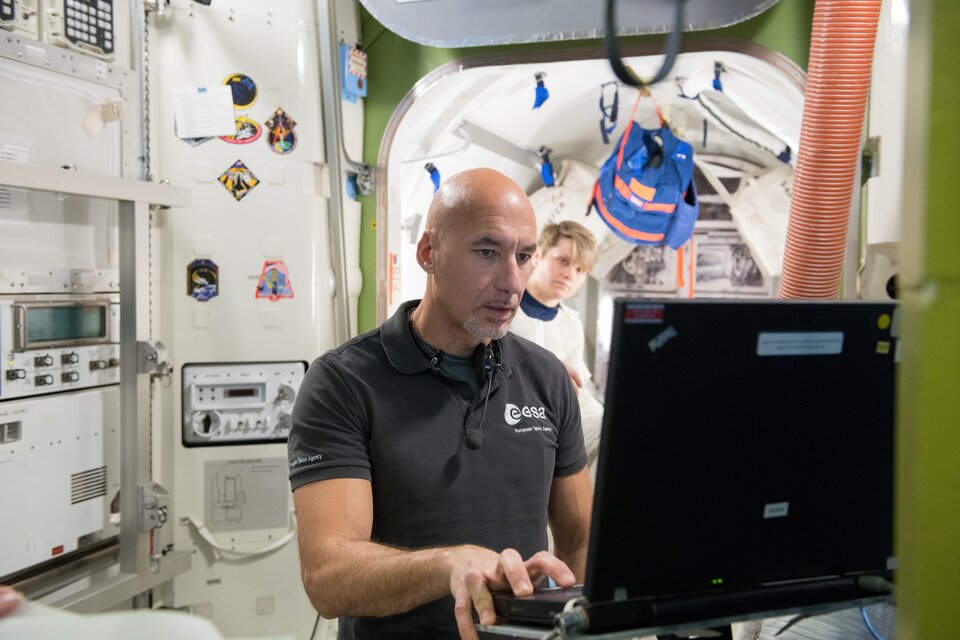 Luca Parmitano během výcviku v Johnsonově kosmickém středisku NASA