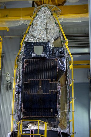 Sentinel-3B a tight fit in the fairing half shell