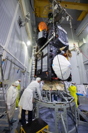 Sentinel-3B being mated with the Rockot adapter 