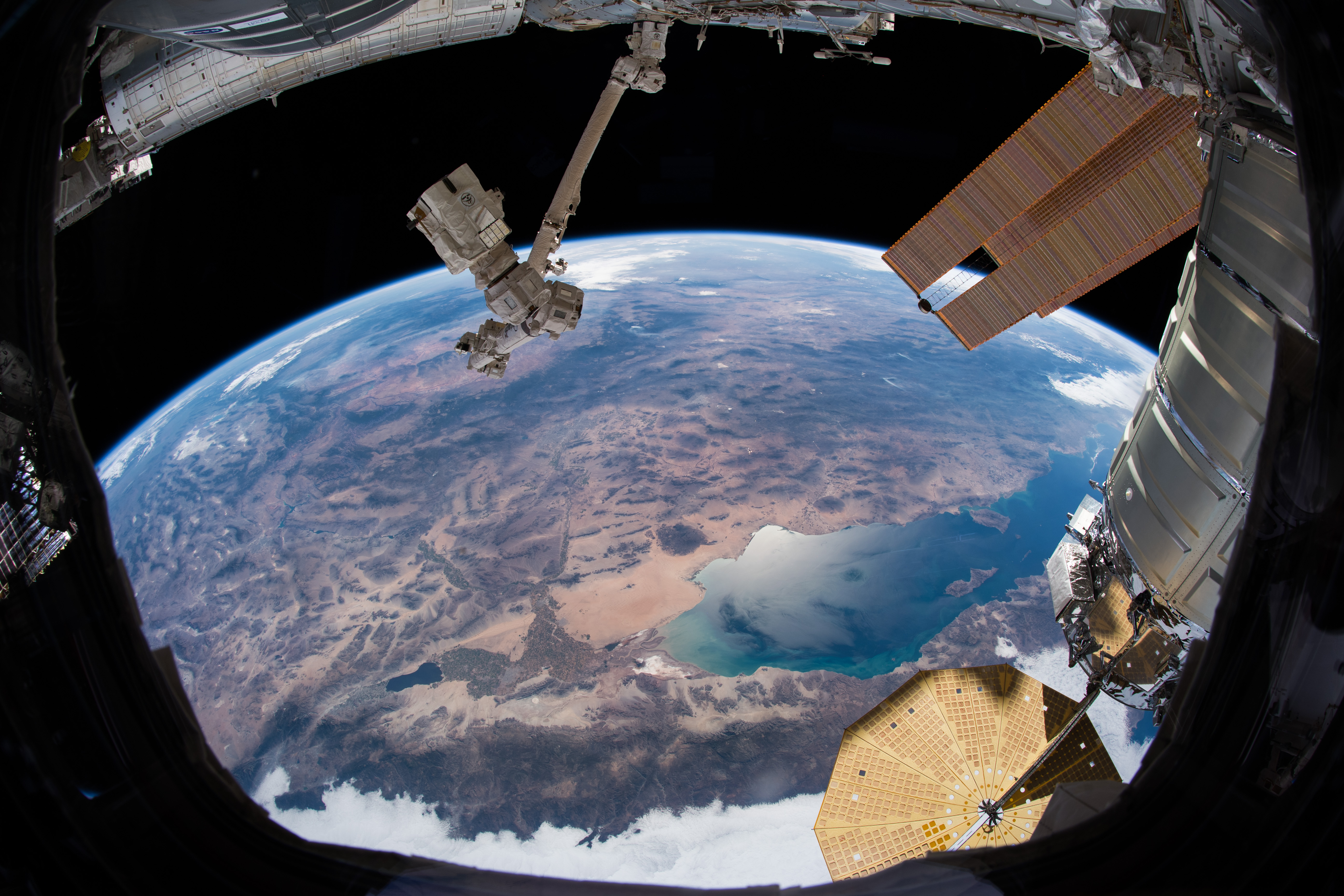 Космонавтам видны планеты. Вид земли из космоса. МКС С земли. О земле и космосе. Вид земли из МКС.