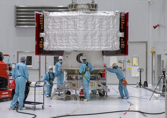 Completing the BepiColombo stack