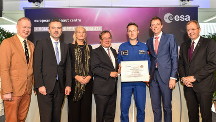 Matthias Maurer officially becomes an astronaut