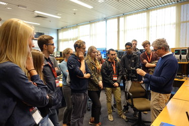 Students during the visit of ESEC-Redu in the PROBA Operation room