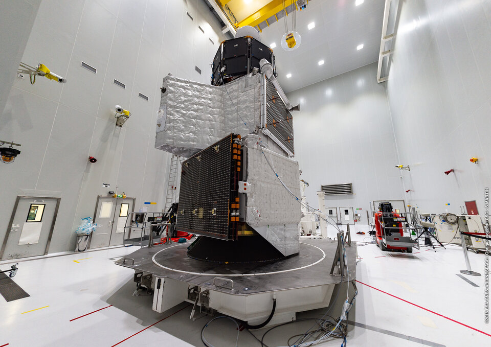 BepiColombo avant son transfert au Bâtiment d'Assemblage Final du Port spatial de l'Europe