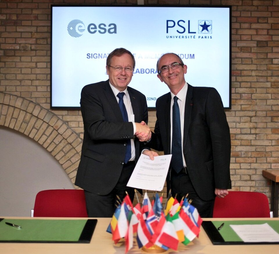 ESA-Generaldirektor Jan Wörner und der Präsident des Observatoire de Paris, Claude Catala, im Pariser Hauptsitz der ESA