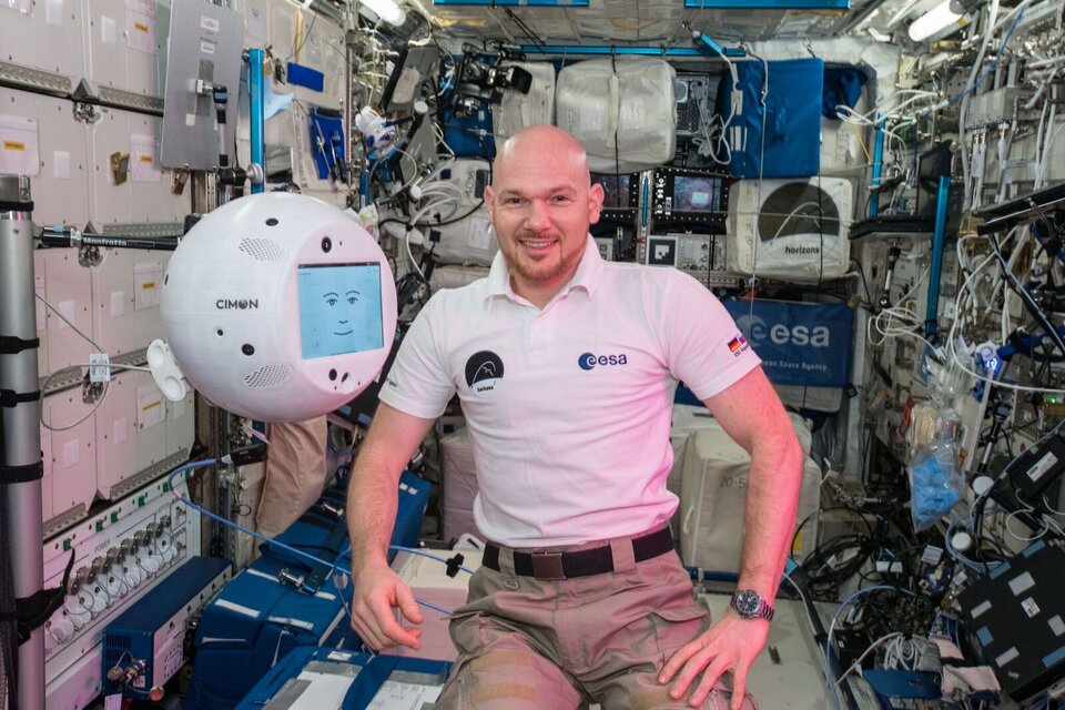 Alexander Gerst with Cimon on the International Space Station