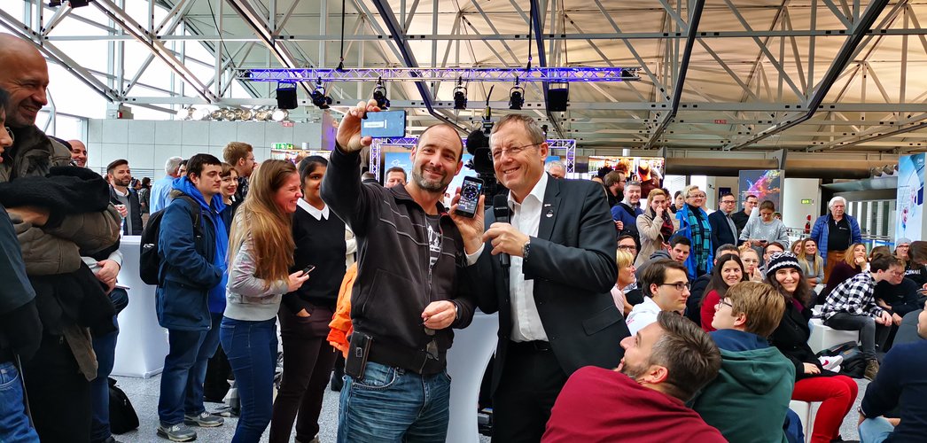 Selfie mit ESA-Chef Jan Wörner auf dem Spacetalks in Frankfurt