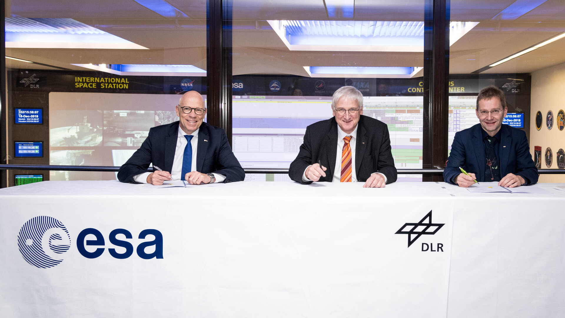 ESA und DLR unterzeichnen Kooperationsvertrag