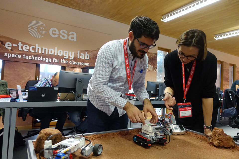 Formation innovante des enseignants au laboratoire de technologie électronique