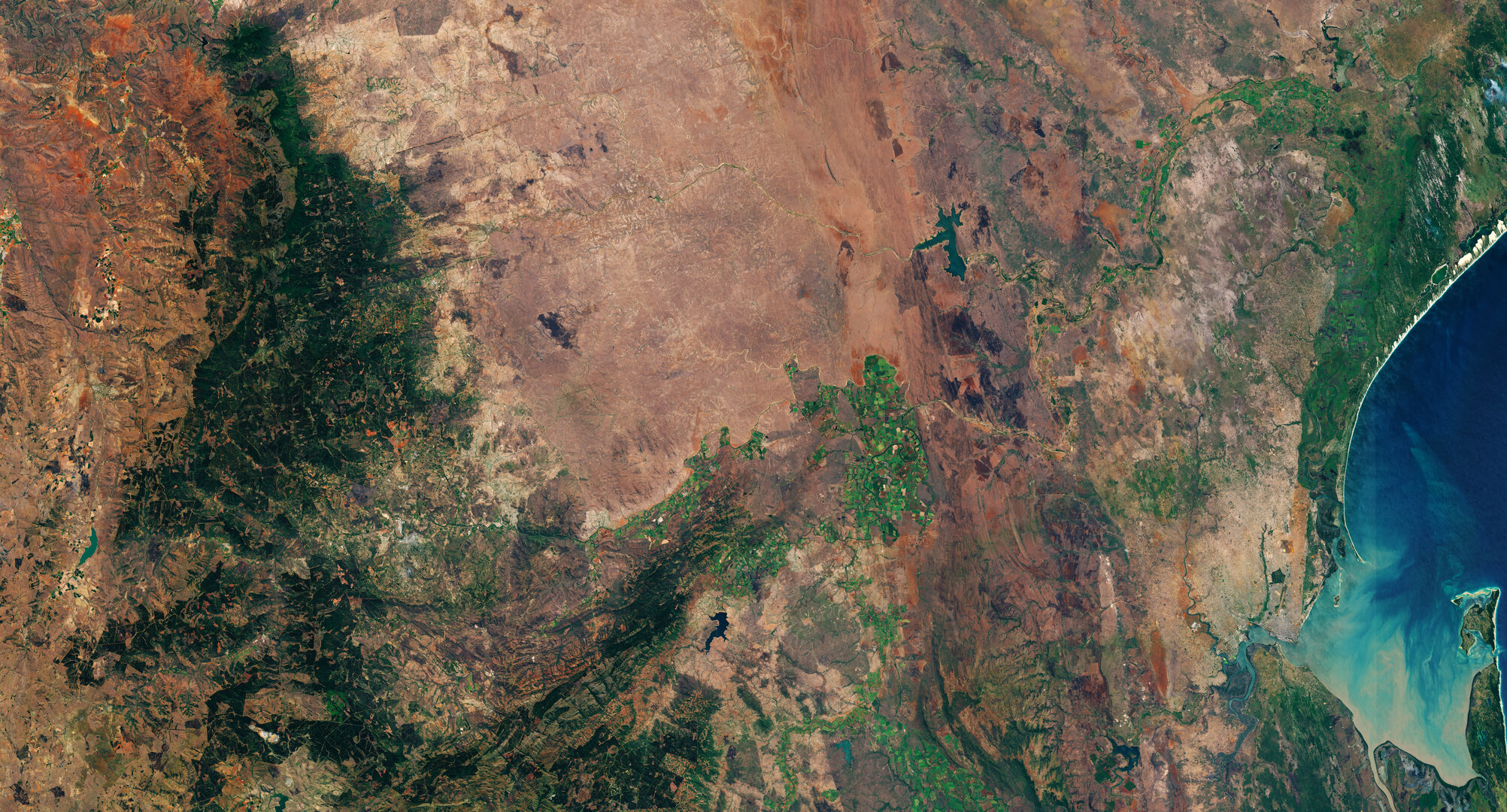 The Crocodile River traverses South Africa