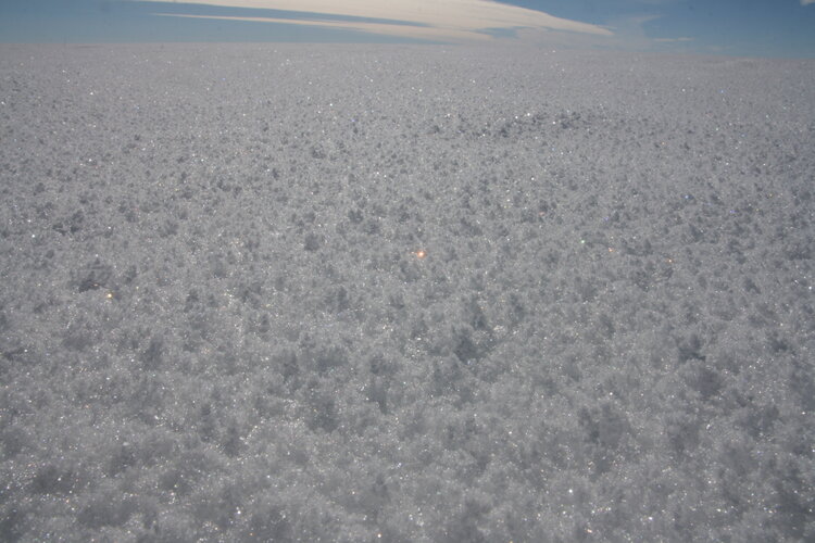 Grainy nature of snow