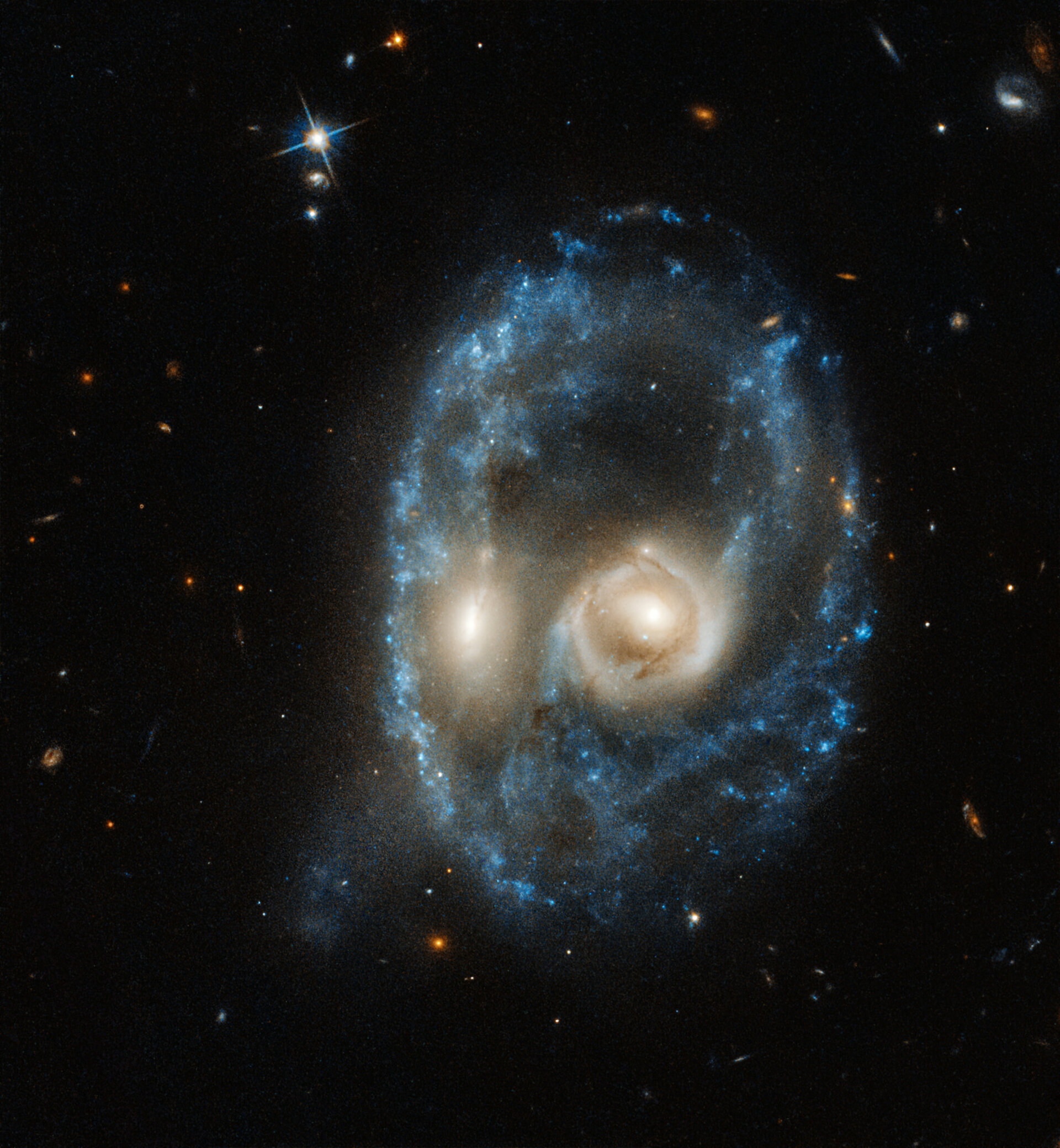 Hubble captures cosmic face
