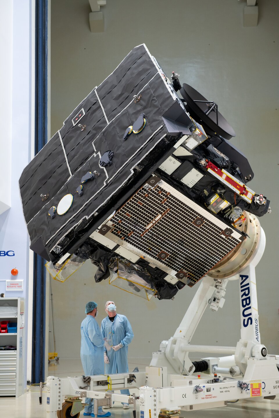 Solar Orbiter in the cleanroom