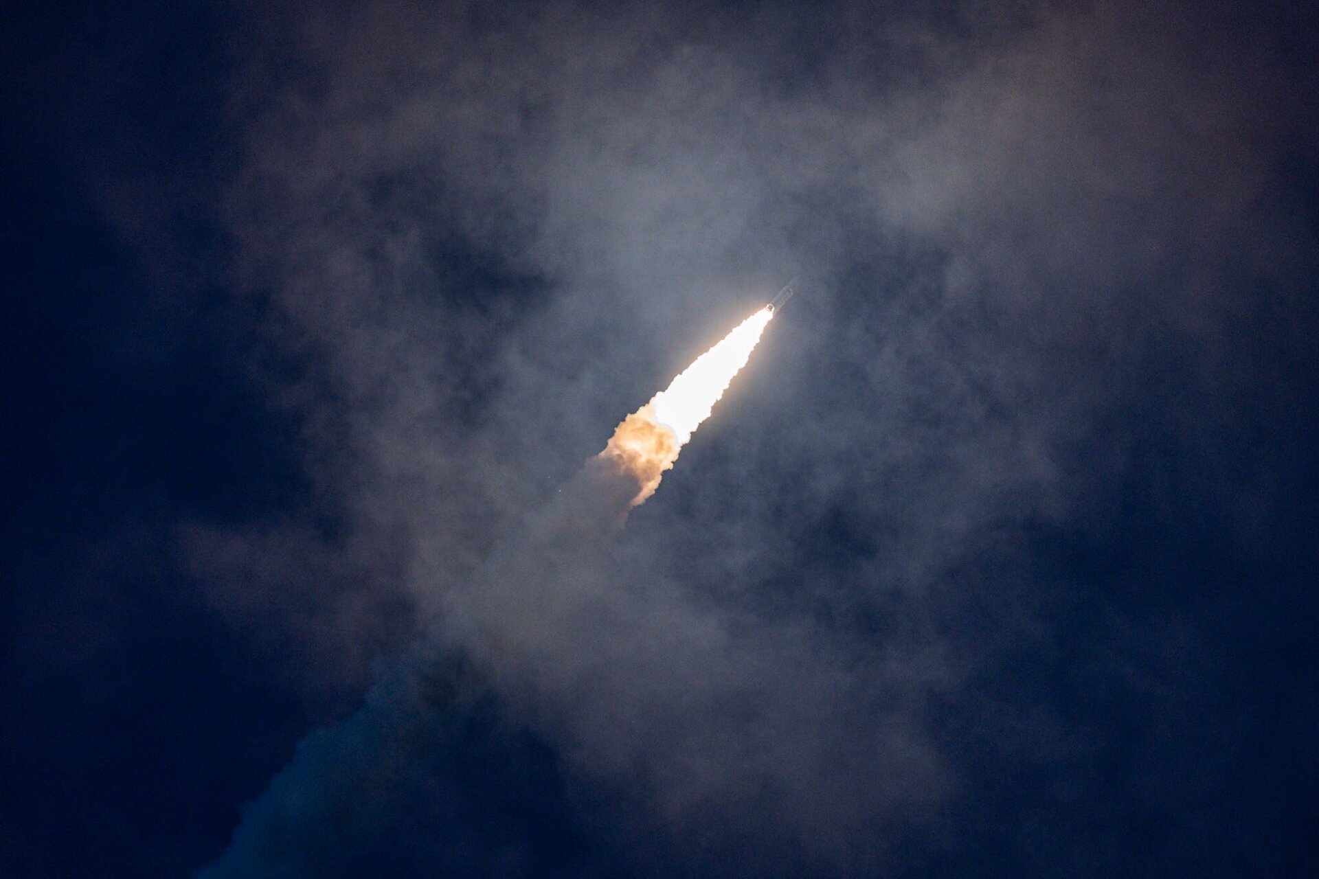 Ariane 5 liftoff ©John Kraus