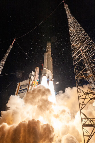 Ariane 5 liftoff © Trevor Mahlmann