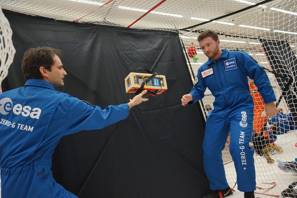 Release of the PHPCubed experiment soon after injection into microgravity
