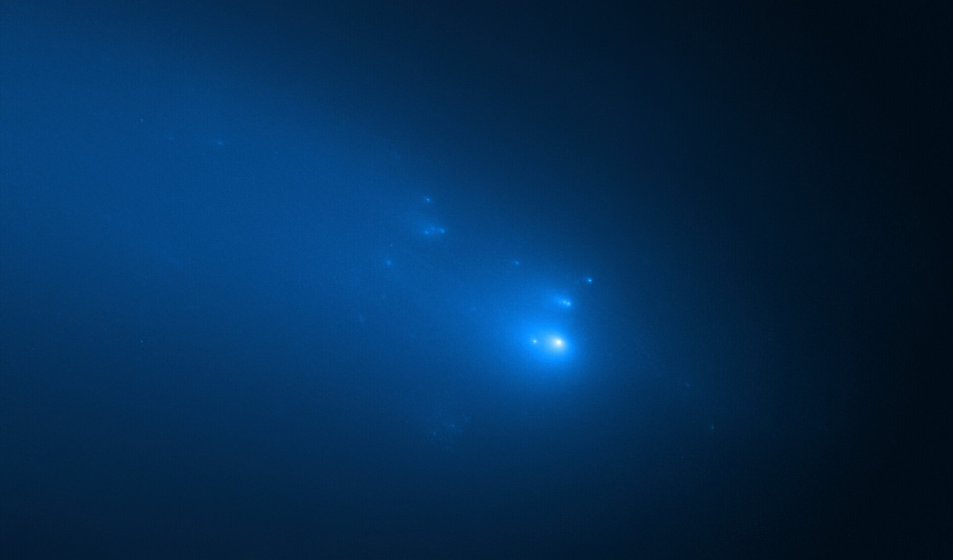 ESA - Solar Orbiter to pass through the tails of Comet ATLAS