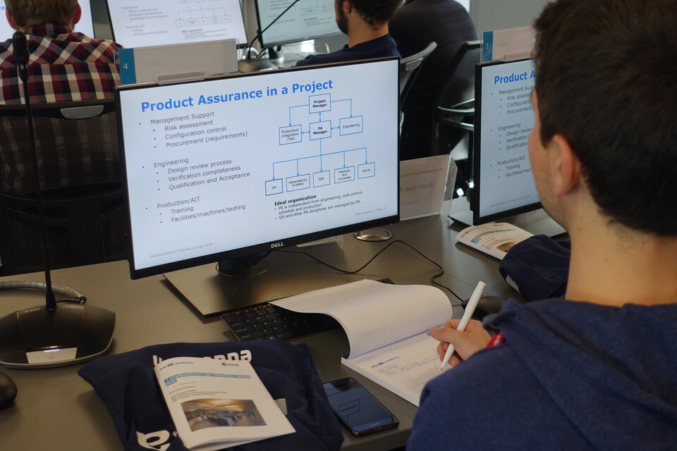 Student in front of his screen