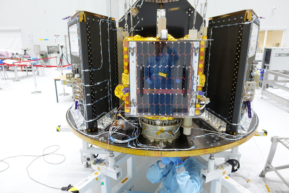 Le microsatellite ESAIL sur le dispenseur SSMS