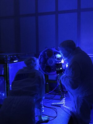 Inspecting the filter wheel of Euclid’s NISP instrument